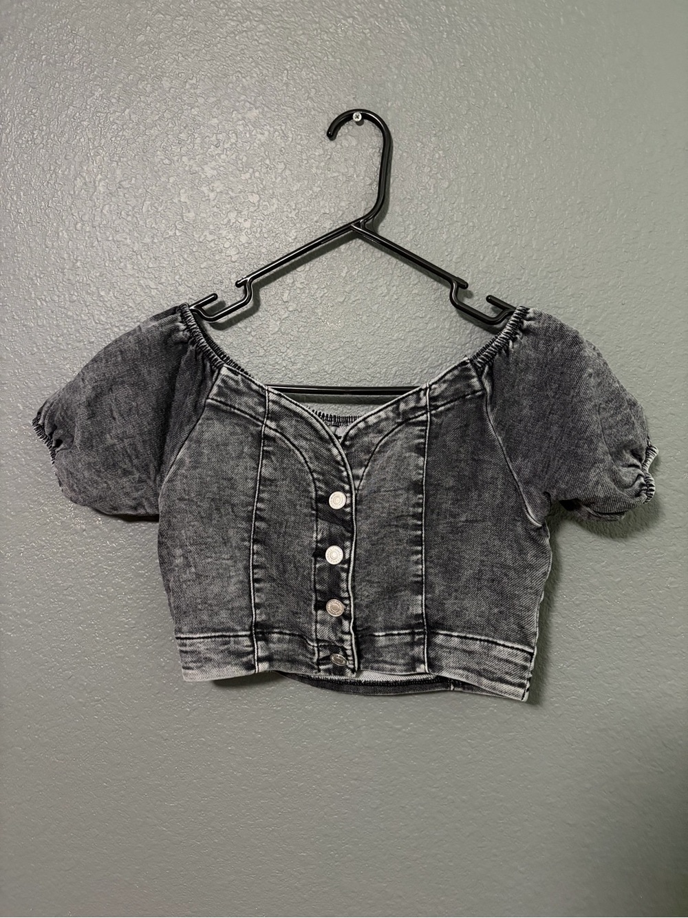 Washed Black Puff-Sleeve Cropped Button-Front Top